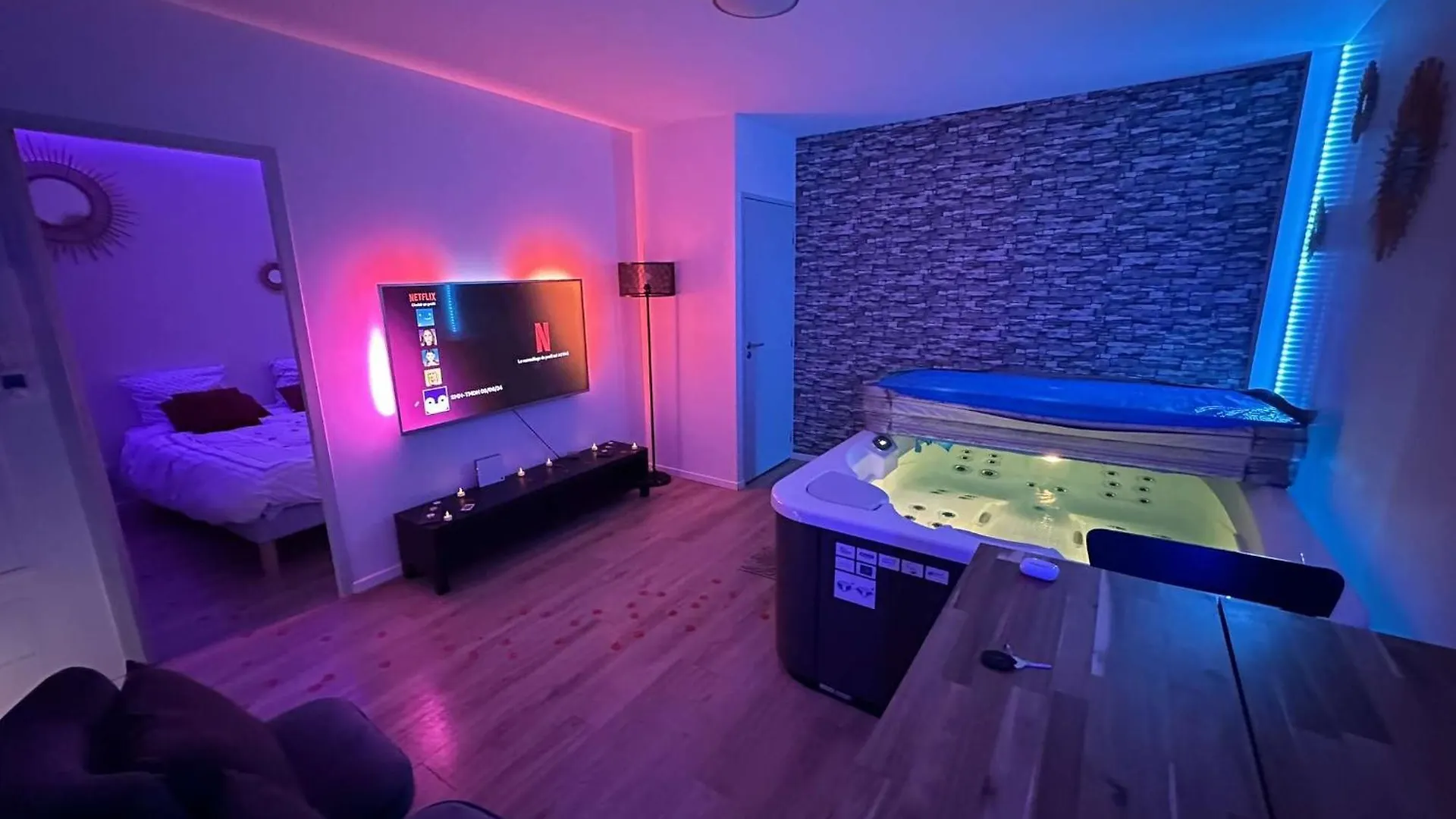 Appartement terrasse chambre jacuzzi privatif Toulouse